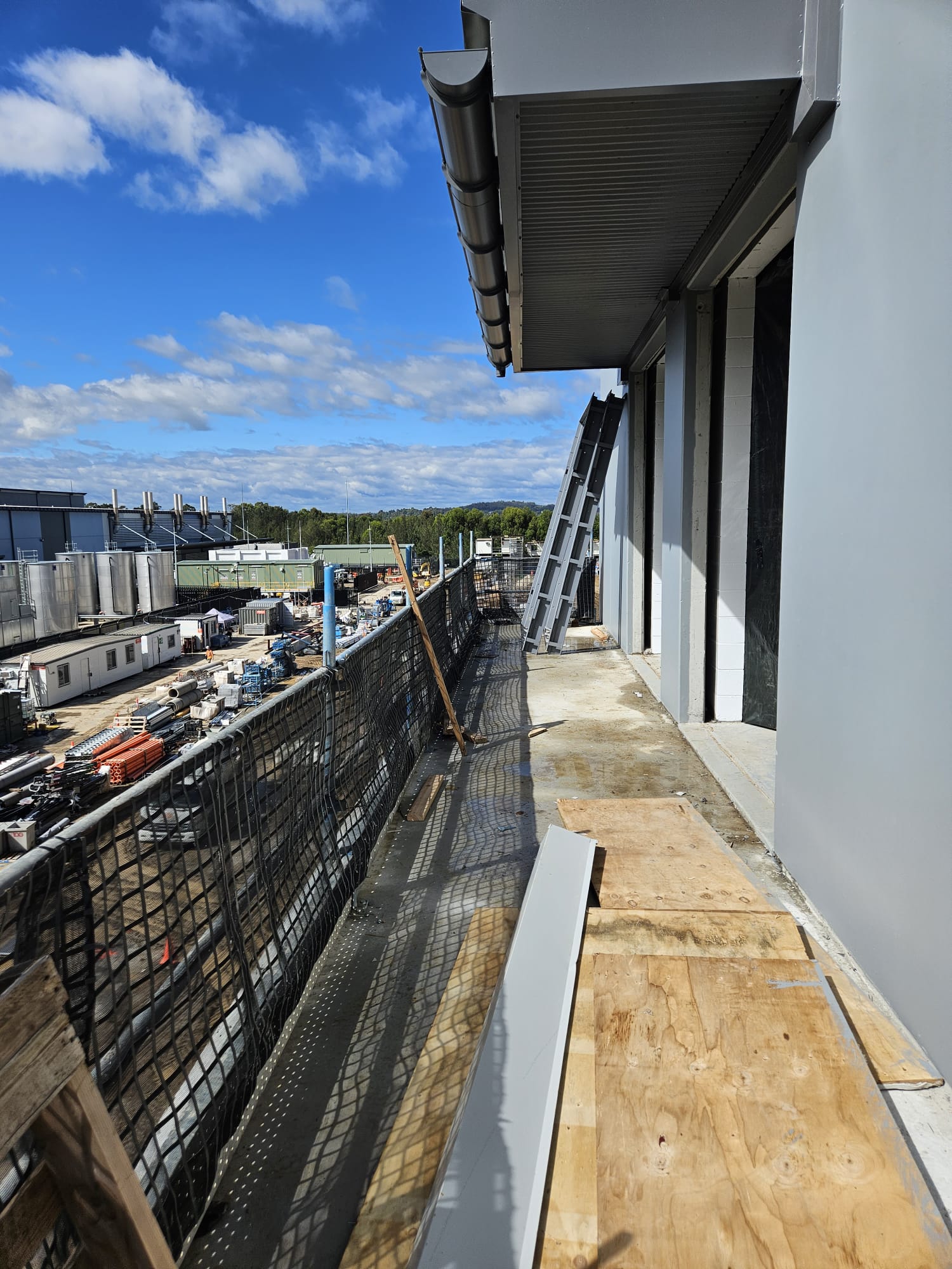 Building services and cable tray coordination